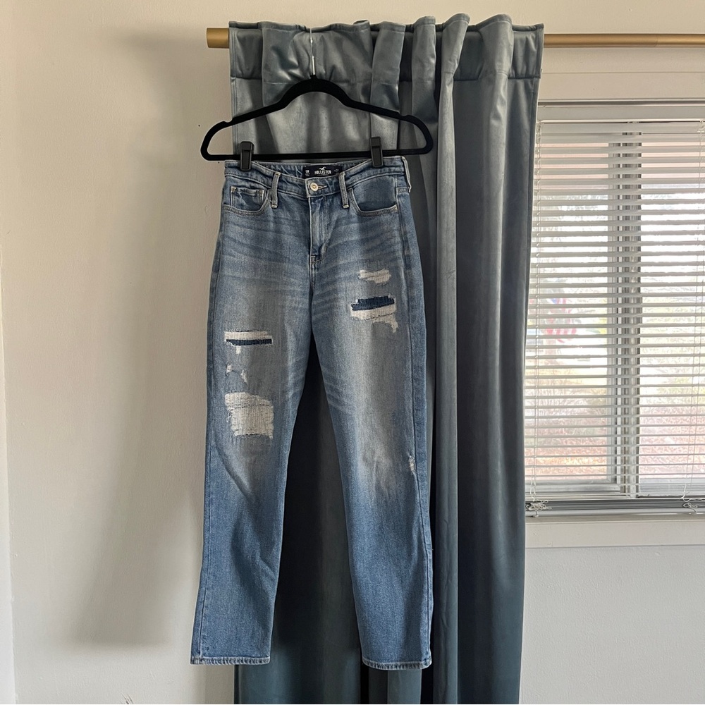 Hollister Women’s Distressed Blue High Rise Mom Jeans Vintage Stretch Patchwork